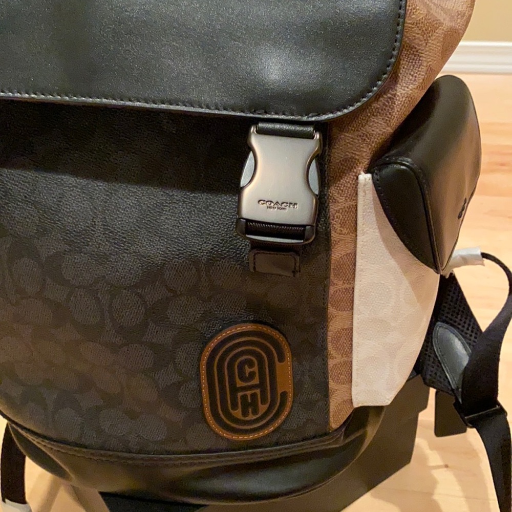 Backpack - Picture 7 of 10